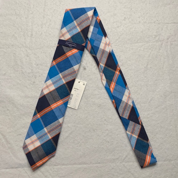 Roundtree & Yorke Other - 3313:  ROUNDTREE & YORKE NWT BLUE ORANGE SLIM TIE